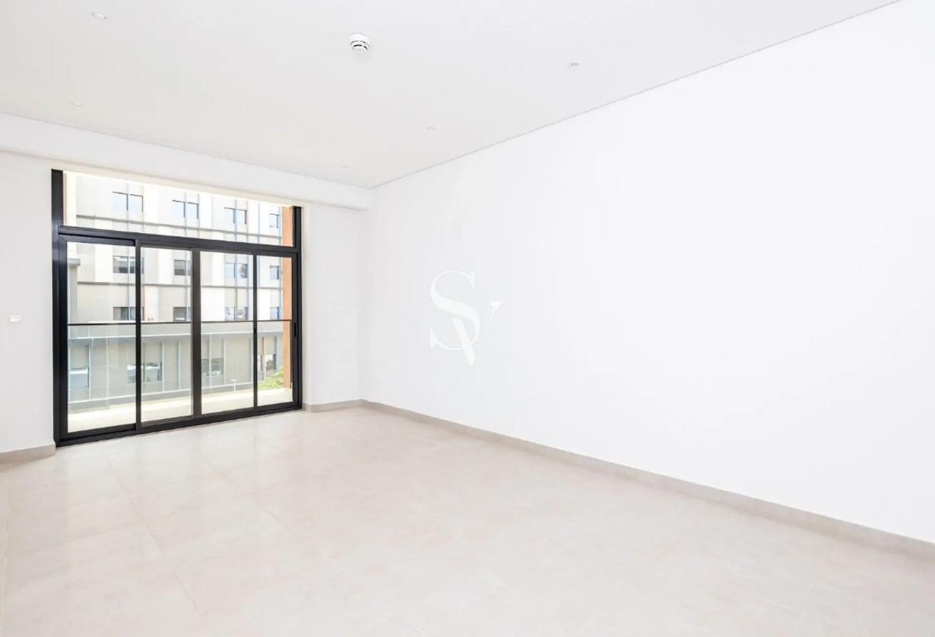 Bright and Spacious | Community View |Barsha South photo 4