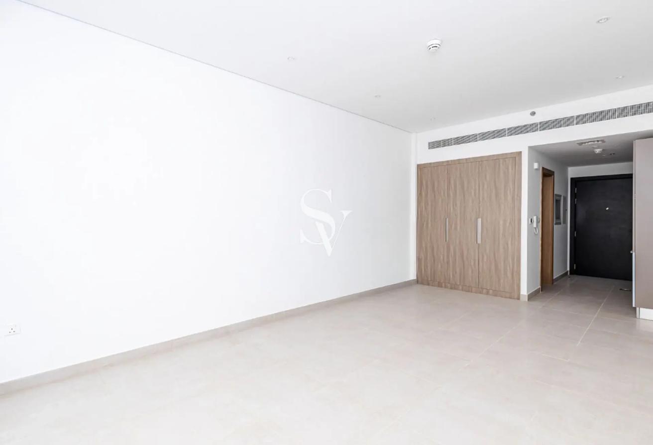 Bright and Spacious | Community View |Barsha South photo 6