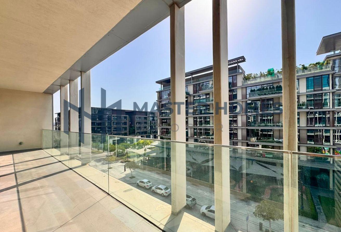 Bright 3 Bed+M | Arena and Garden Views | Vacant photo 18