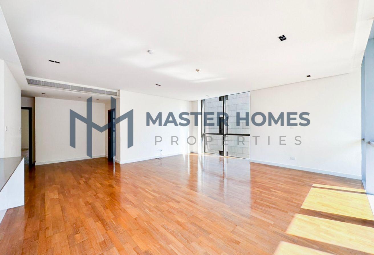 Bright 3 Bed+M | Arena and Garden Views | Vacant photo 4