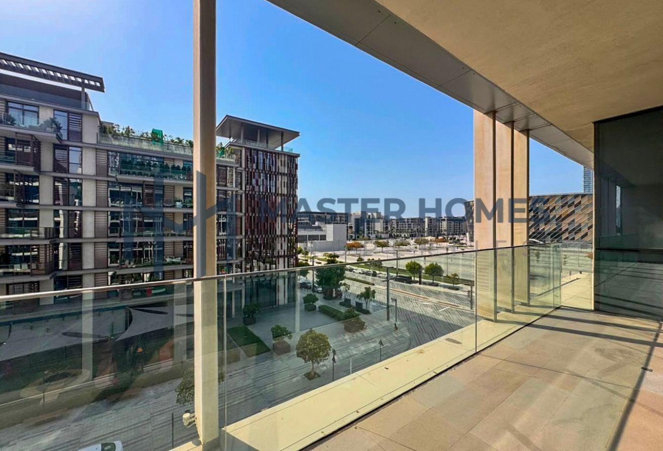Bright 3 Bed+M | Arena and Garden Views | Vacant photo 17