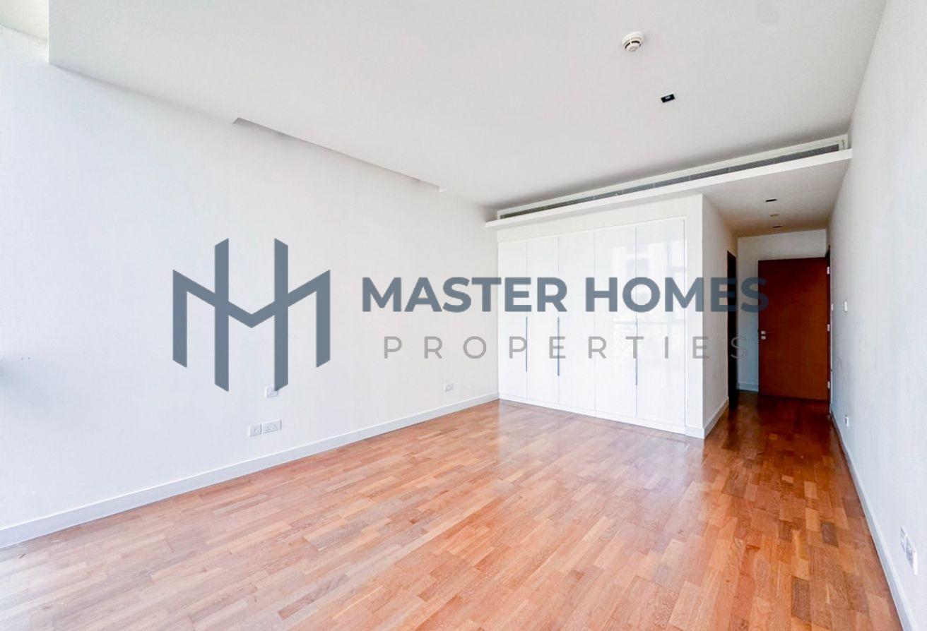 Bright 3 Bed+M | Arena and Garden Views | Vacant photo 9