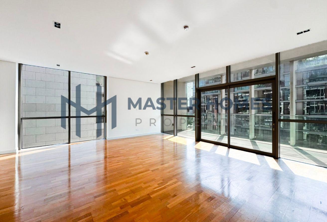 Bright 3 Bed+M | Arena and Garden Views | Vacant photo 5