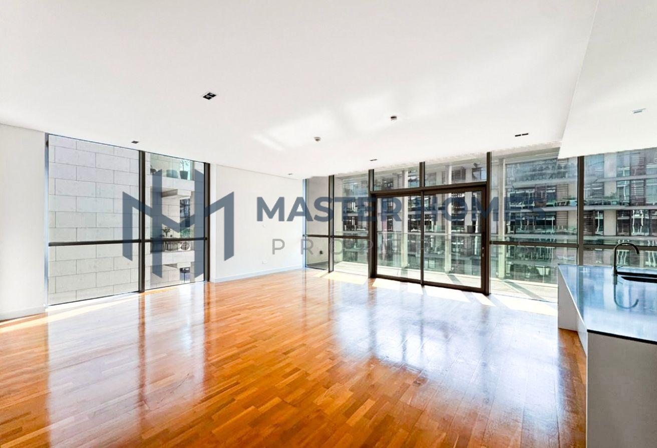 Bright 3 Bed+M | Arena and Garden Views | Vacant photo 2
