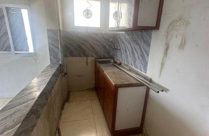 Apartment - Studio - 1 Bathroom for rent in Al Wahda Building - Al Majaz 2 - Al Majaz - Sharjah