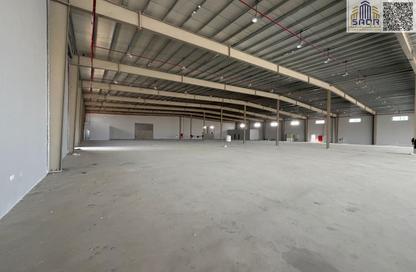 Show Room - Studio - 3 Bathrooms for rent in Umm Dir - Umm Al Quwain