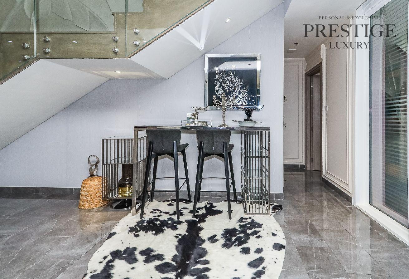 2 Story Unit | Furnished | Marina View photo 12