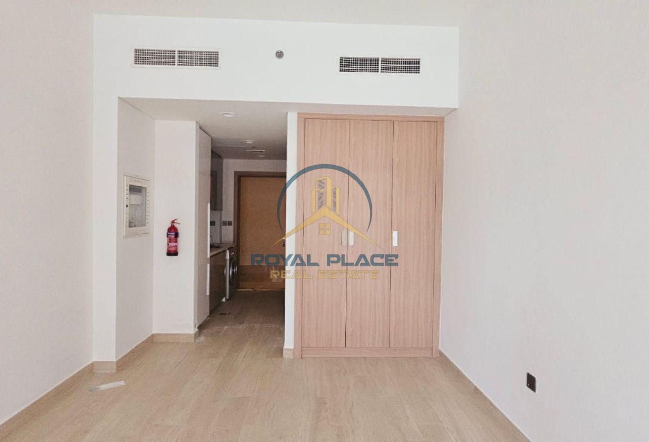 Semi-Furnished | Prime Location | Modern Layout photo 5