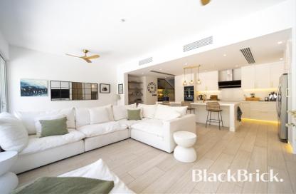 Townhouse - 4 Bedrooms - 4 Bathrooms for sale in Queens Meadow - DAMAC Hills - Dubai