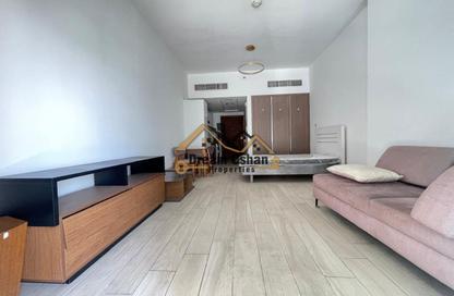 Apartment - Studio - 1 Bathroom for rent in Azizi Aliyah - Dubai Healthcare City 2 - Al Jaddaf - Dubai