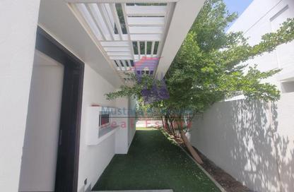Villa - 3 Bedrooms - 4 Bathrooms for rent in Arabella Townhouses 1 - Arabella Townhouses - Mudon - Dubai