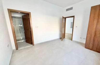 Villa - 5 - 6 for rent in Bloomingdale - Dubai Sports City - Dubai