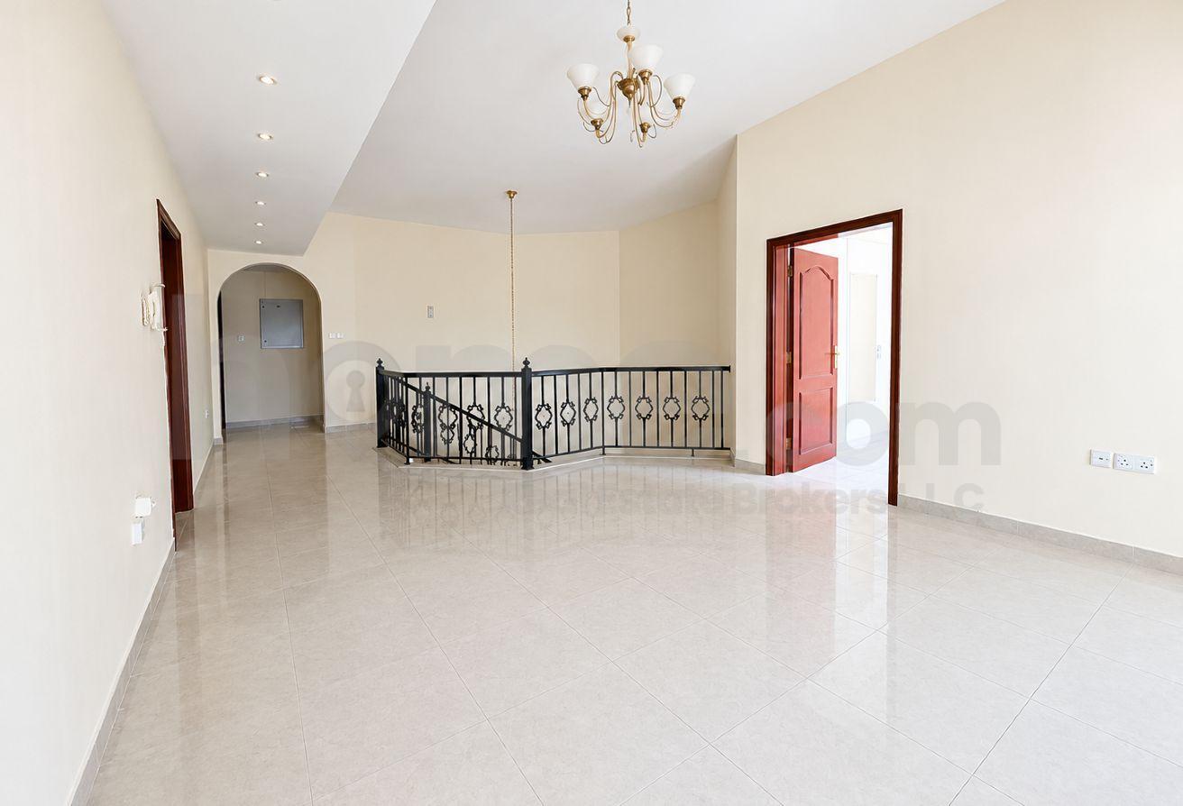 Ready to Move In | Huge Villa with swimming pool photo 14