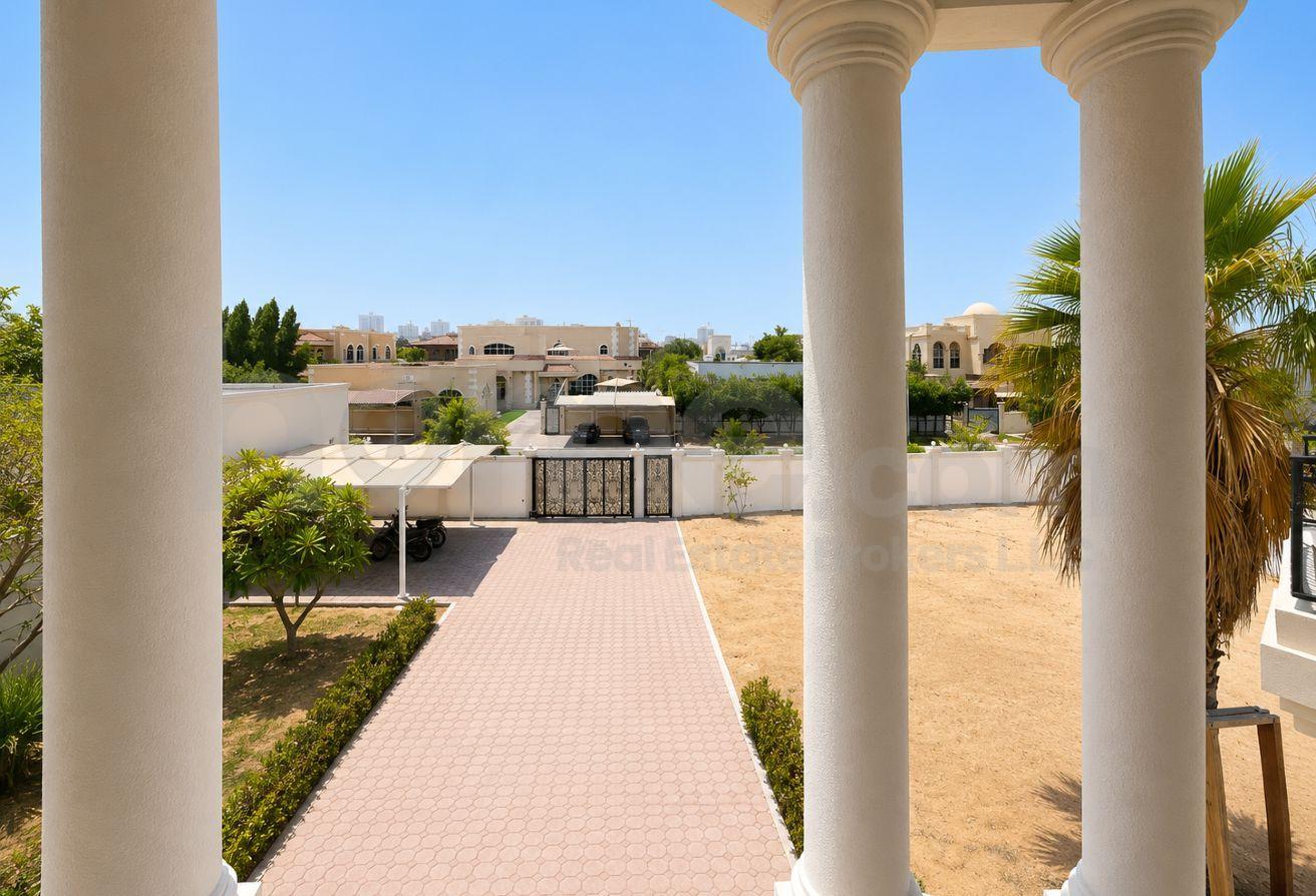 Ready to Move In | Huge Villa with swimming pool photo 15
