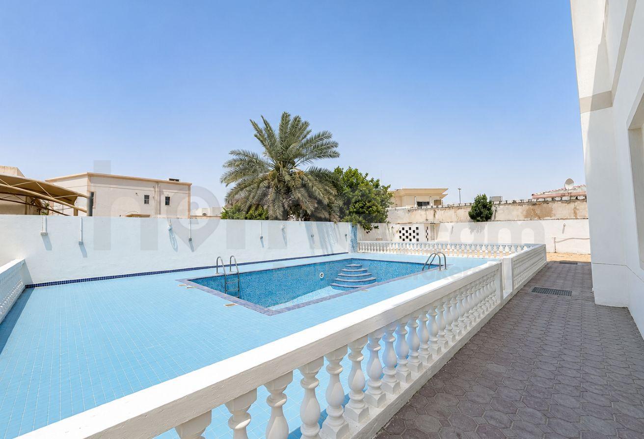 Ready to Move In | Huge Villa with swimming pool photo 4