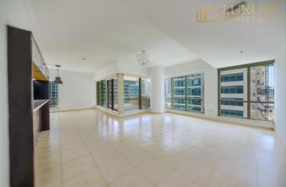 Apartment - 3 Bedrooms - 4 Bathrooms for rent in Al Majara 1 - Al Majara Towers - Dubai Marina - Dubai