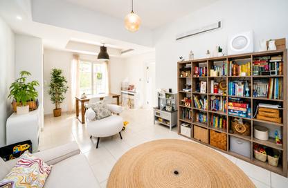 Villa - 3 Bedrooms - 3 Bathrooms for rent in Springs 2 - The Springs - Dubai