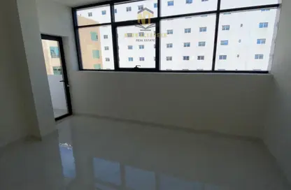 شقة - غرفة نوم - 2 حمامات للايجار في شارع التعاون الجديد - التعاون - الشارقة