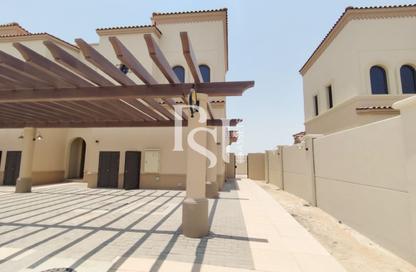 Townhouse - 2 Bedrooms - 3 Bathrooms for rent in Bloom Living - Zayed City (Khalifa City C) - Khalifa City - Abu Dhabi