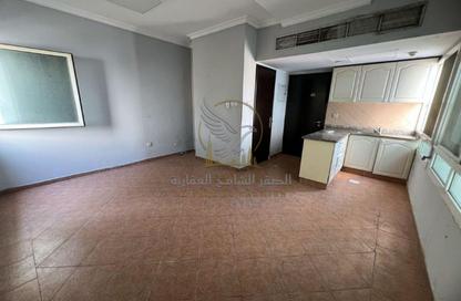 Apartment - Studio - 1 for rent in Al Butina 9 Building - Bu Tina - Al Sharq - Sharjah