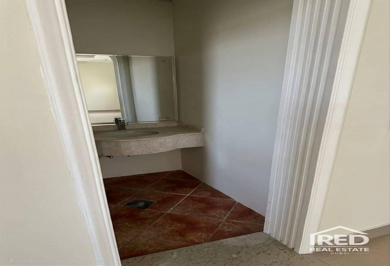 Family Friendly | Spacious | Corner Villa | Vacant photo 8