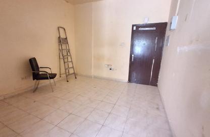 Apartment - Studio - 1 Bathroom for rent in Al Butina 9 Building - Al Butina - Sharjah Apartment - Studio - 1 Bathroom for rent in Al Butina 9 Building - Al Butina - Sharjah