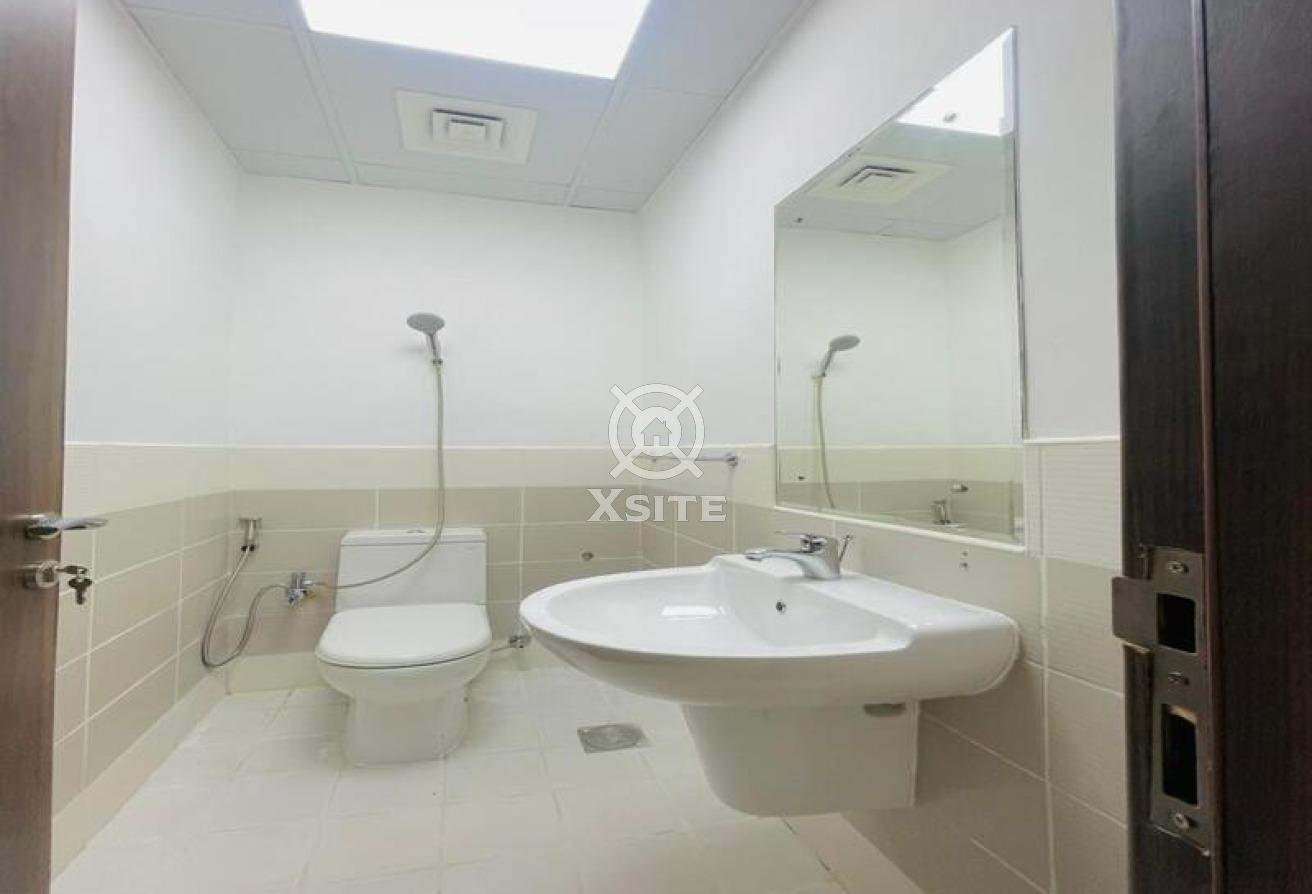 Spacious 1 BR | Well Maintained | High Floor photo 21