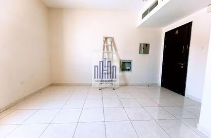 Apartment - Studio - 1 Bathroom for rent in Muwaileh - Sharjah