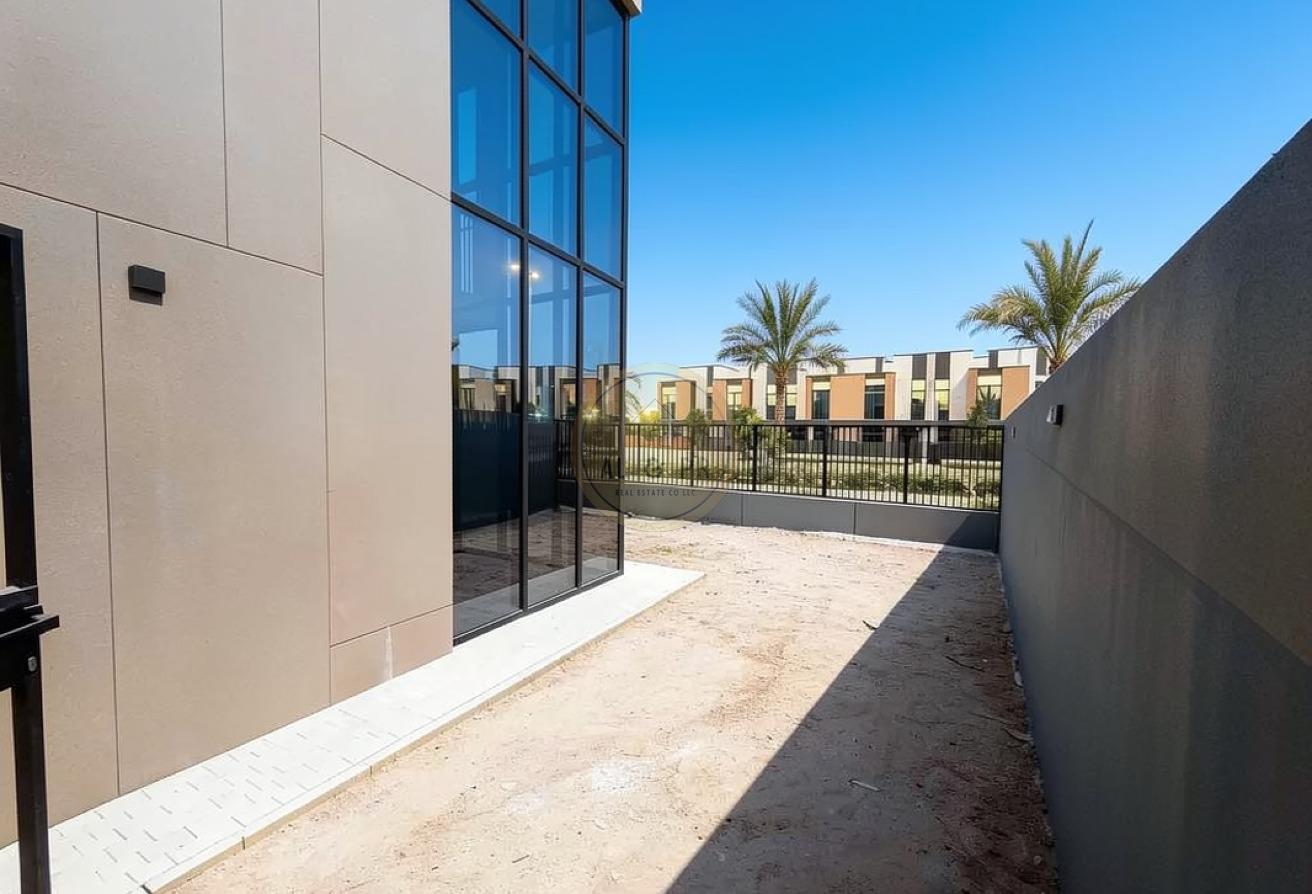 4BR + MAID | END UNIT | BRAND NEW photo 2