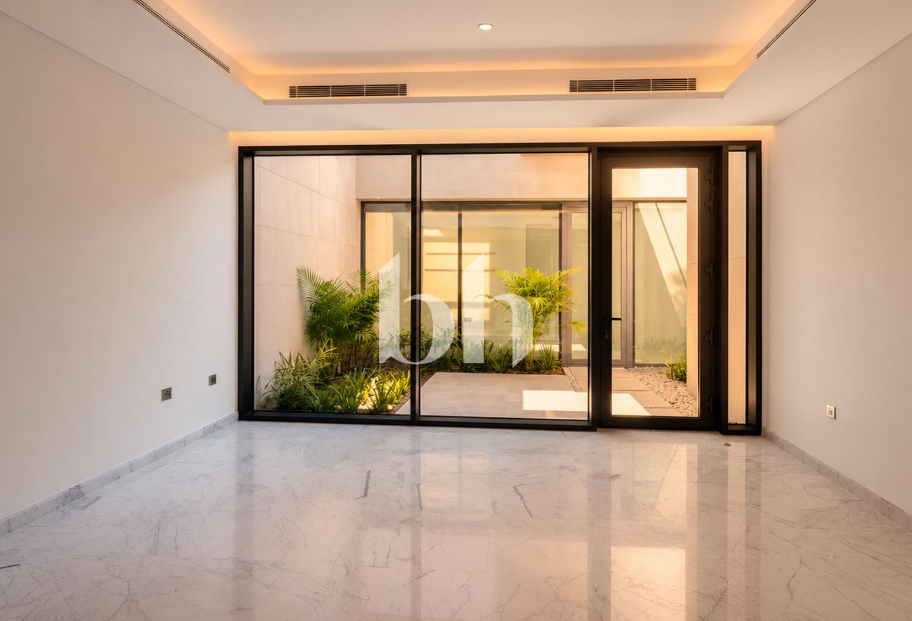 Upgraded Mansion | Single Row | Genuine Listing photo 4