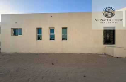 Villa - 2 Bedrooms - 4 Bathrooms for rent in Al Warqa'a 3 - Al Warqa'a - Dubai