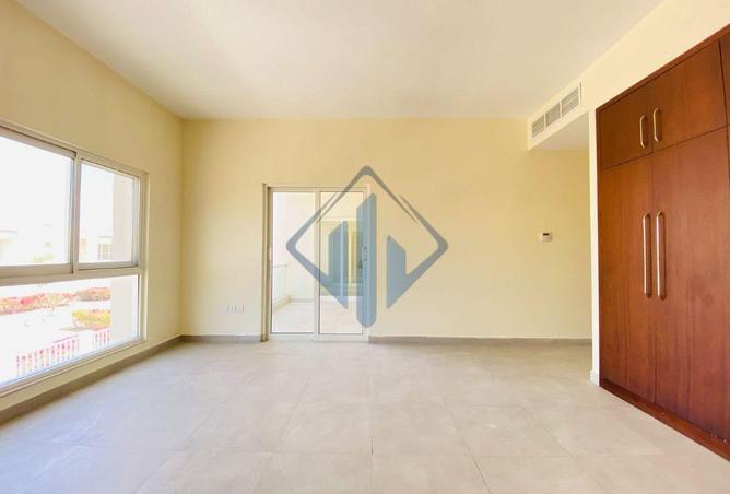 73864086 - Property Image 3