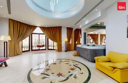 Villa - 7+ - 7+ for rent in Signature Villas - Emirates Hills - Dubai