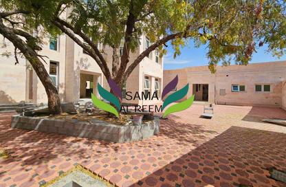 Villa - 7+ Bedrooms - 7+ Bathrooms for rent in Al Quoz 1 Villas - Al Quoz 1 - Al Quoz - Dubai