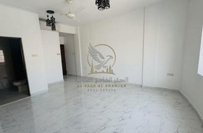Apartment - 1 - 2 for rent in Al Qulaya'ah - Al Sharq - Sharjah Apartment - 1 - 2 for rent in Al Qulaya'ah - Al Sharq - Sharjah