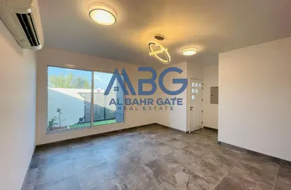 Villa - 3 Bedrooms - 4 Bathrooms for rent in Khuzam - Ras Al Khaimah