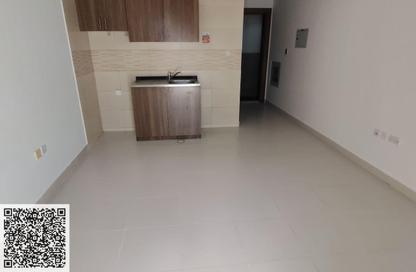 Apartment - Studio - 1 Bathroom for rent in Smart Tower 1 - Al Amerah - Ajman