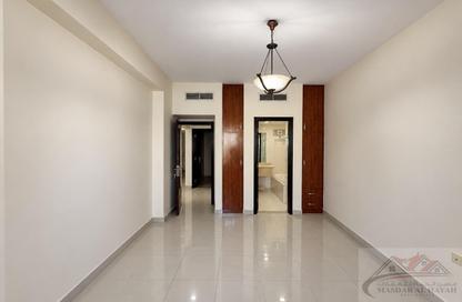 Apartment - 1 - 2 for rent in Muwaileh 29 Building - Muwaileh - Sharjah