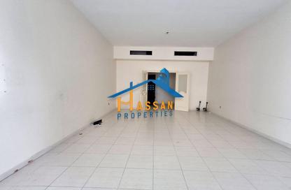 شقة - 3 غرف نوم - 4 حمامات للايجار في 2 مبنى تايجر - شارع التعاون - التعاون - الشارقة