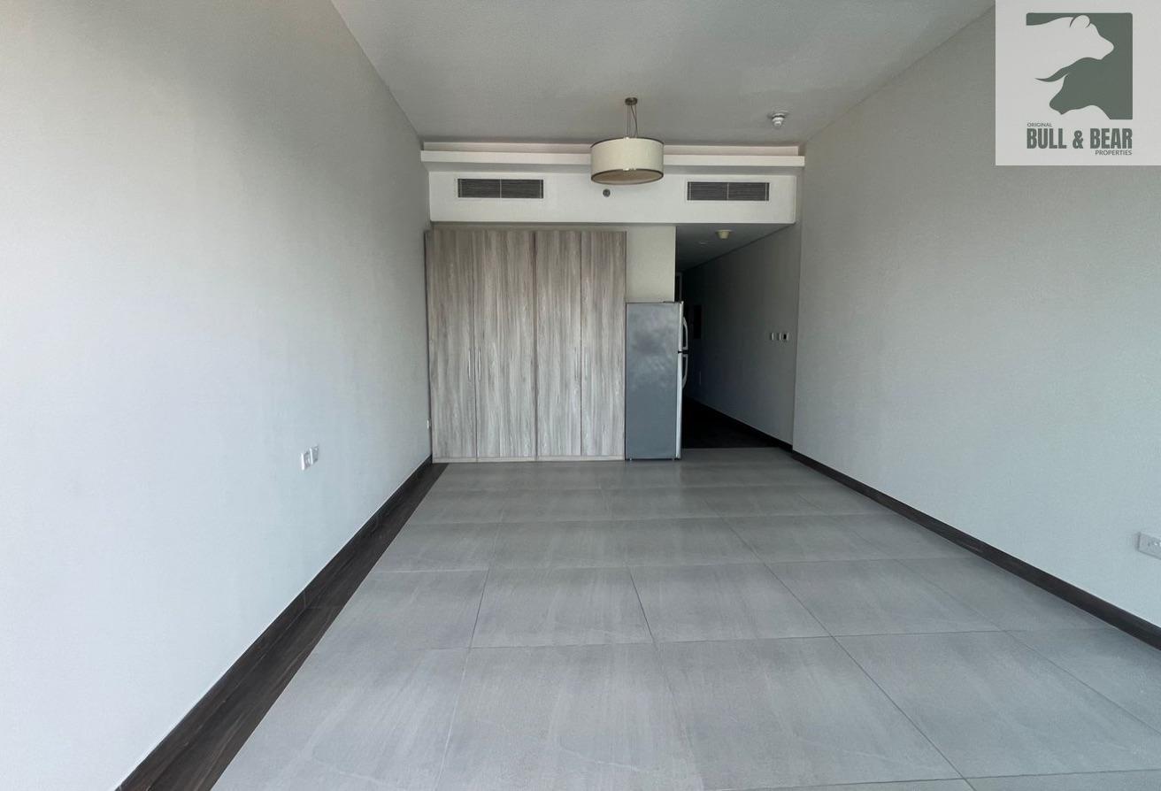 Elegant Studio | Modern Living | Prime Location photo 2
