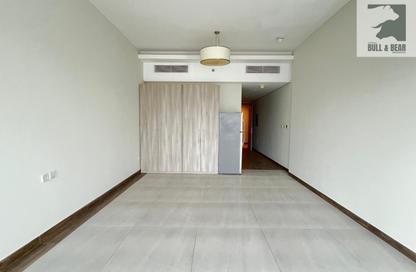 Apartment - Studio - 1 for rent in SOL Bay - Business Bay - Dubai