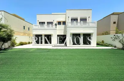 Villa - 5 Bedrooms - 4 Bathrooms for rent in Meadows 6 - Meadows - Dubai