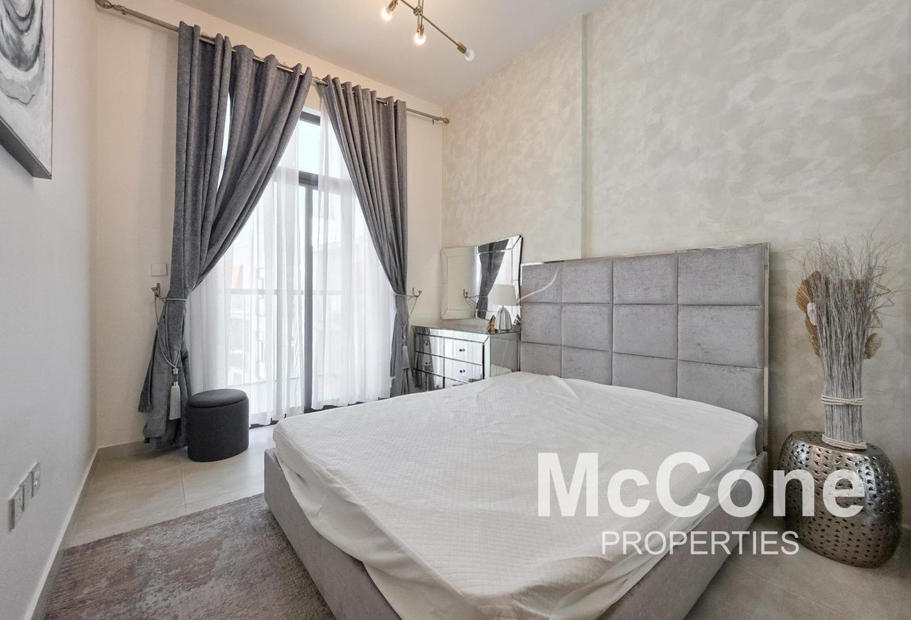 Modern Living | Fully Furnished | Prime Location photo 13