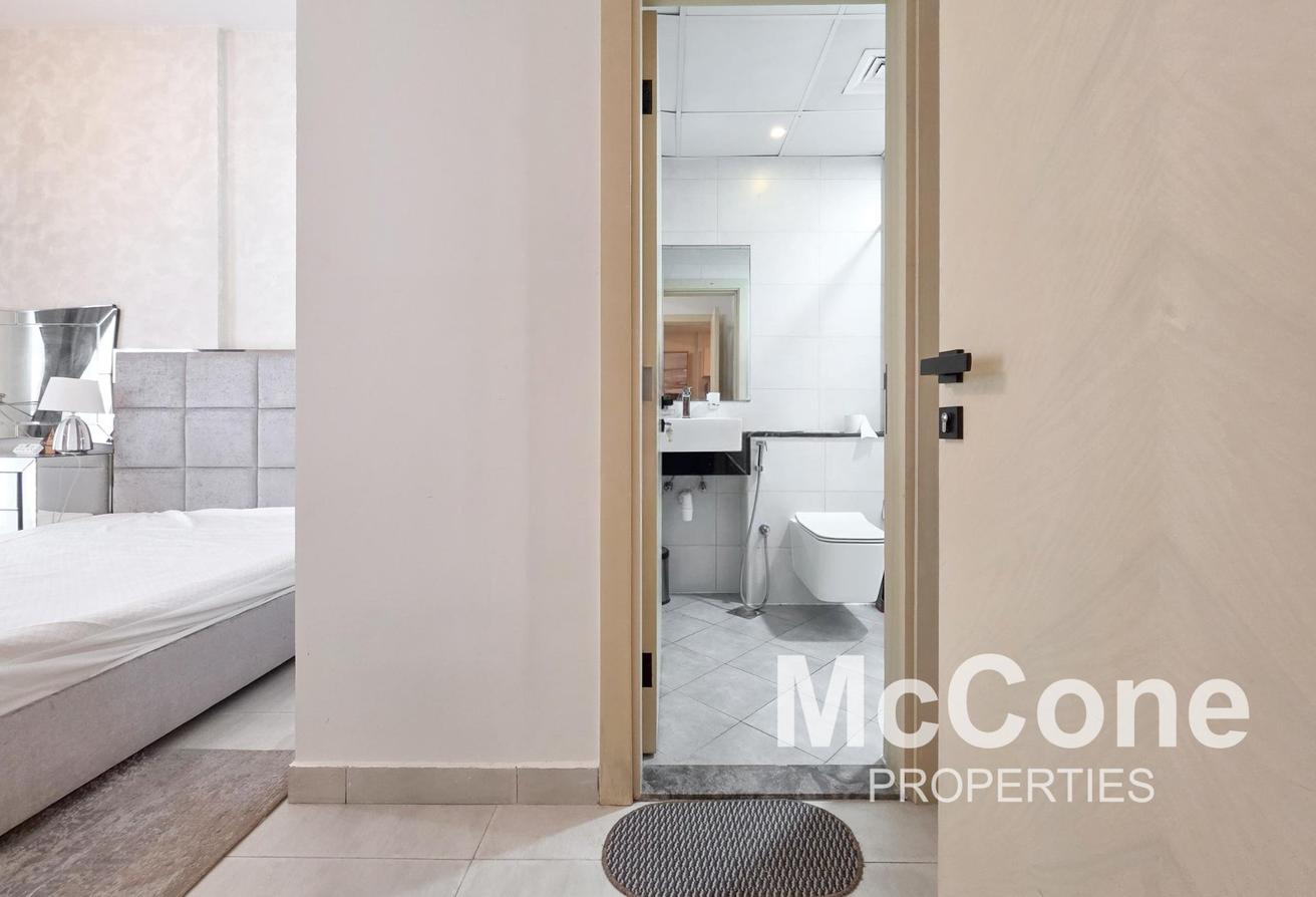 Modern Living | Fully Furnished | Prime Location photo 17