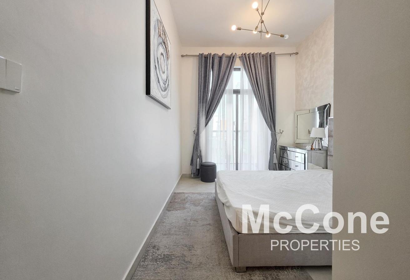 Modern Living | Fully Furnished | Prime Location photo 12