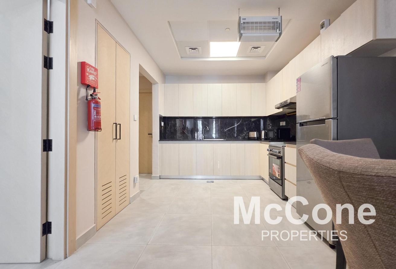 Modern Living | Fully Furnished | Prime Location photo 6