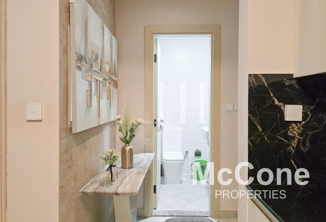 Modern Living | Fully Furnished | Prime Location photo 9