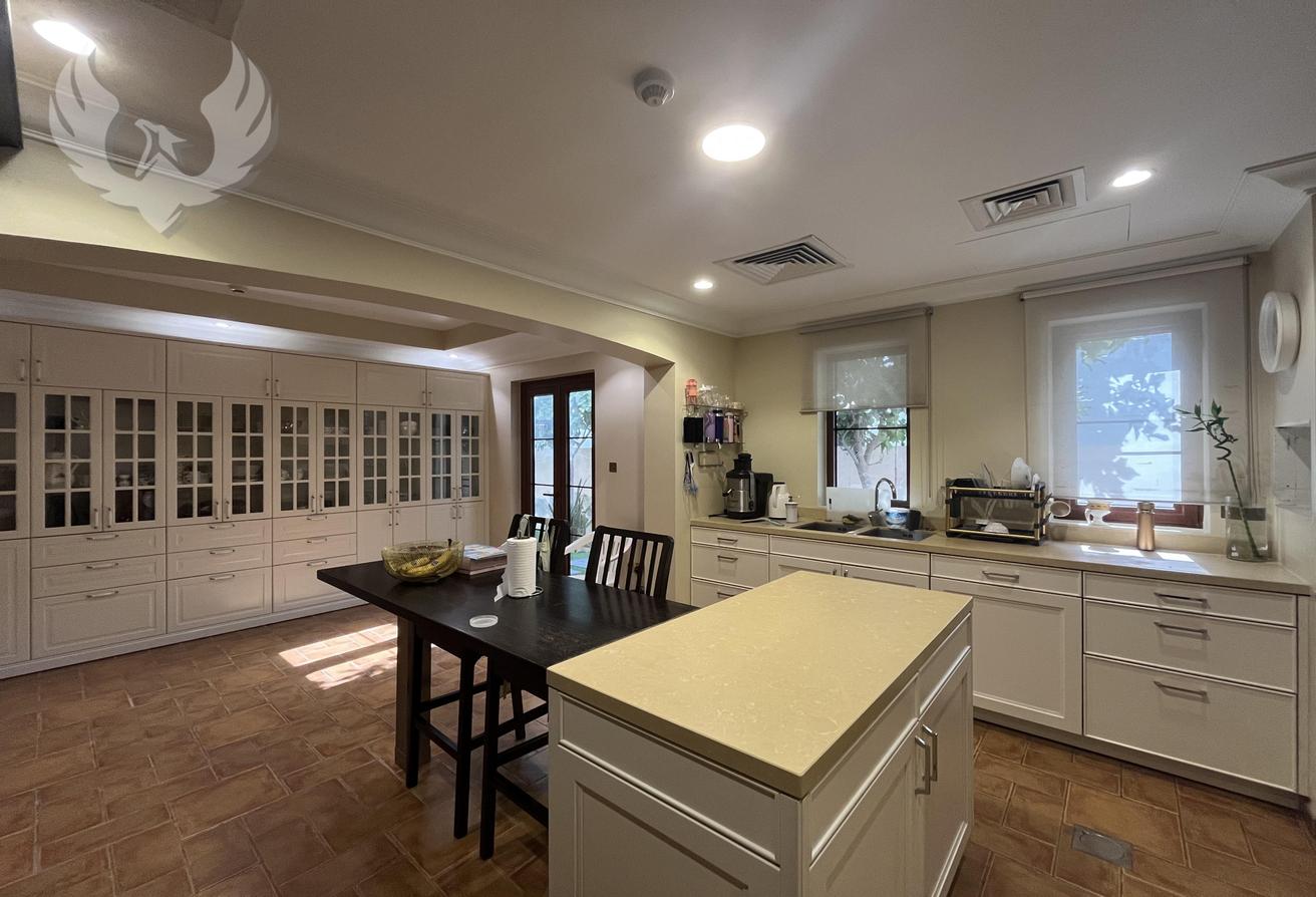 Spacious 5 Bed Villa | Golf Course View photo 5