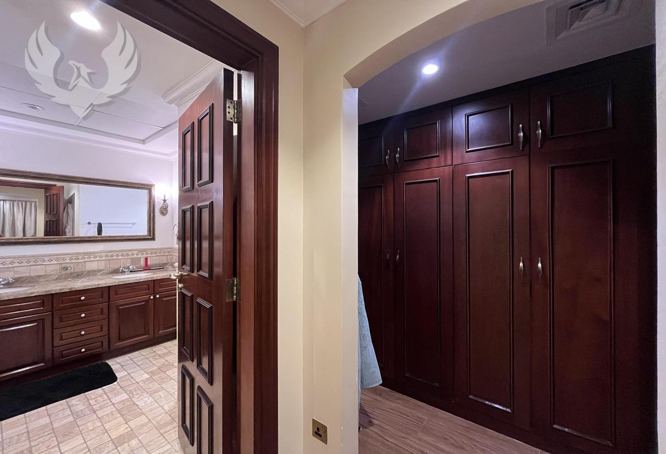 Spacious 5 Bed Villa | Golf Course View photo 18