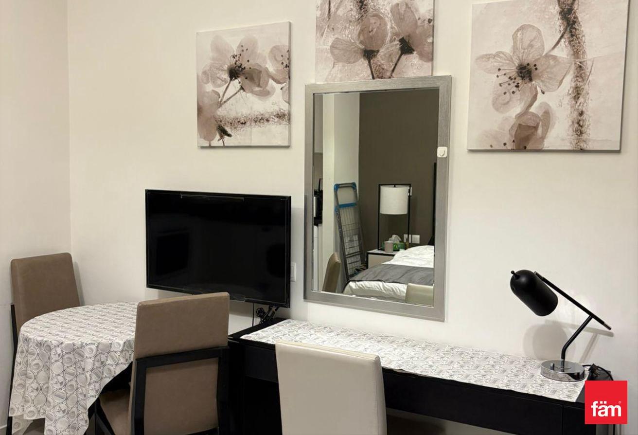 READY TO MOVE | PRIM LOCATION |LARG LAYOUT photo 11